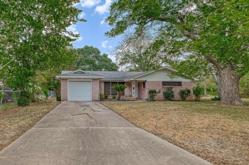 509 Elm St, Dinsmore TX  77488-5115 exterior