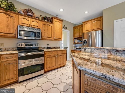 403 Carter Moir Dr, Lancaster PA  17601-2969 exterior