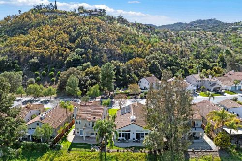 2346 Fallbrook Pl, Escondido CA  92027-6738 exterior