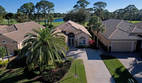 9313 Avenel Ln, Fort Pierce, FL 34986-3269