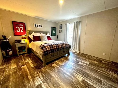 36 Cedar St, Hinsdale NH  03451-2427 exterior