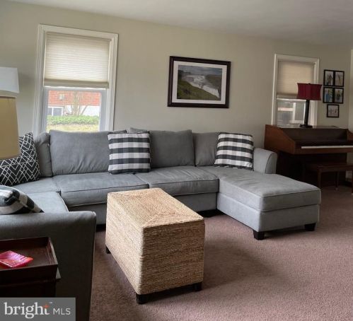 3212 Hilltop Rd, Newtown Square PA  19073-4207 exterior