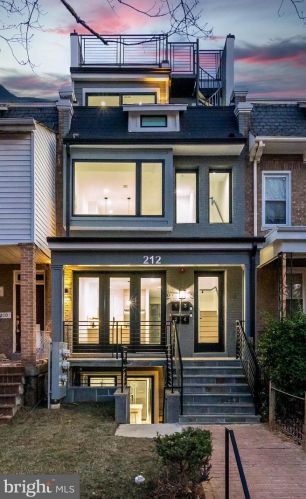 212 Varnum St, Washington, DC 20011-7417
