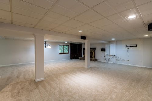 8235 Woodcreek Dr, Florence KY  41042-9119 exterior