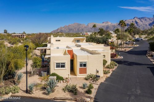 631 Camino Lujosa, Tucson, AZ 85704-5805