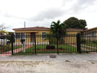 3970 9th St, Miami, FL 33126-3664