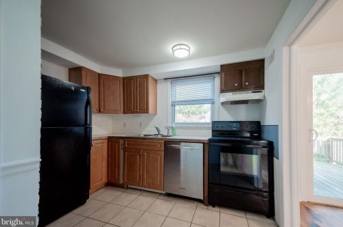 20 Alvil Rd, Wilmington DE  19805-2030 exterior