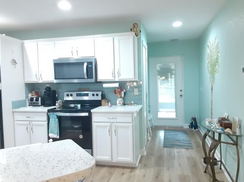 2 Guava Ln, Fort Pierce, FL 34952-2846