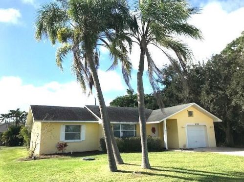2722 Worrell Ave, Fort Pierce, FL 34952-7164