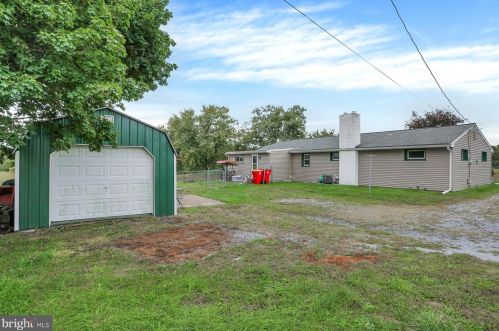 1577 Mcclures Gap Rd, Carlisle PA 17015-8914 exterior