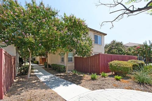 4033 Sutton Ct, Riverside, CA 92501-4330