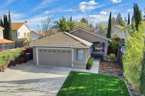 640 Edenderry Dr, Vacaville, CA 95688-8560