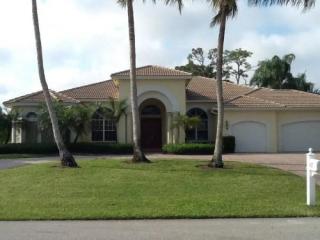 417 Muirfield Dr, Lake Worth, FL 33462-1205