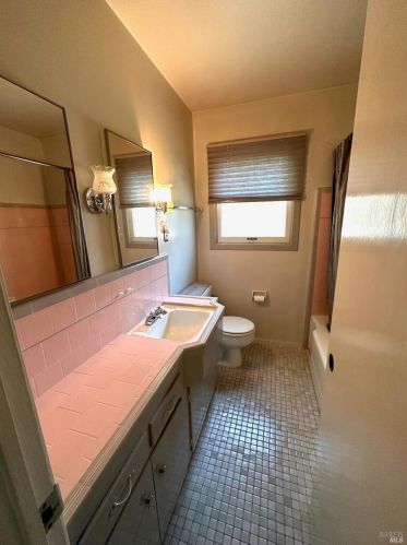 511 Yulupa Ave, Santa Rosa CA  95405-6802 exterior