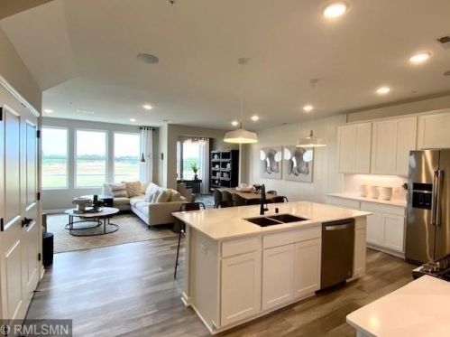 11341 Brookview Rd, Saint Paul, MN 55129-9243
