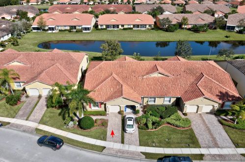 6380 Oxford Cir, Vero Beach, FL 32966-7613
