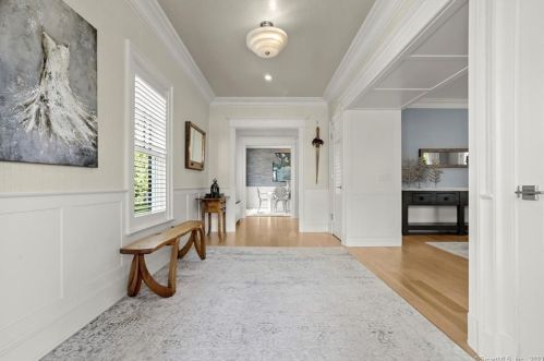 310 South Ave, New Canaan CT  06840-5820 exterior