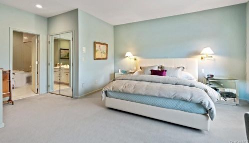 1 Doral Grn Dr, Rye Brook NY  10573-5405 exterior