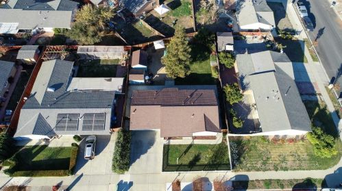 180 Alvarado St, Hollister, CA 95023-4055