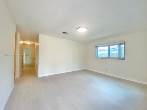822 12th Ave, Dania Beach FL  33004-2351 exterior