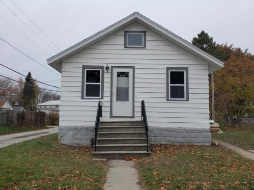 517 Newhall St, Green Bay, WI 54302-1805