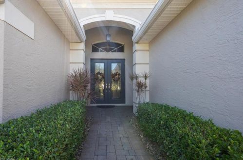 4723 Cerromar Dr, Naples, FL 34112-7915