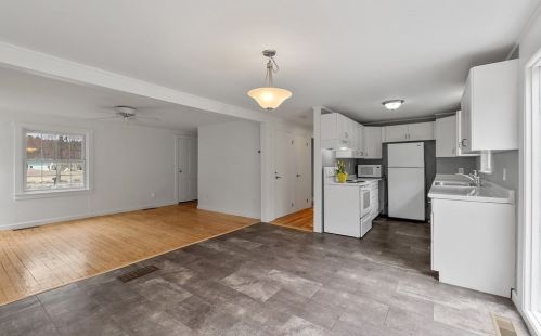 43 Horse Pond Rd, Shirley, MA 01464-2713