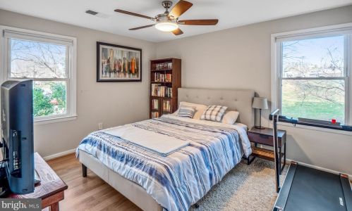 9210 Capricorn Ct, Springfield VA 22015-3513 exterior