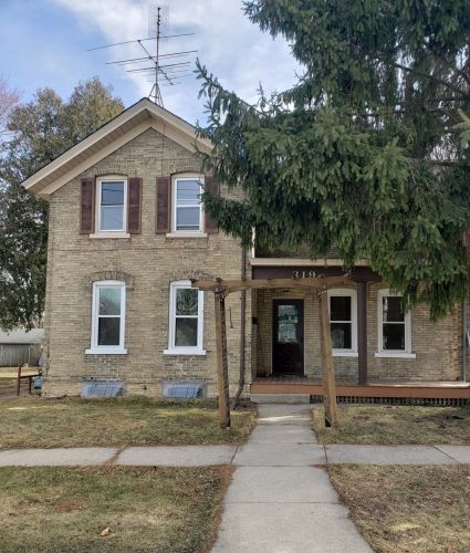 319 Warren St, Watertown, WI 53094-4232