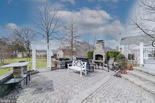 16 Old Dutch Way, Harleysville PA  19438-3080 exterior