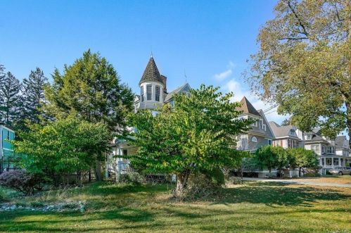 111 Highland Ave, Middletown NY  10940-4713 exterior