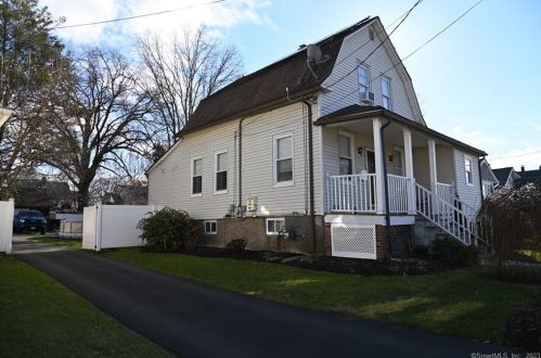 468 Soundview Ave, Stratford, CT 06615-5635
