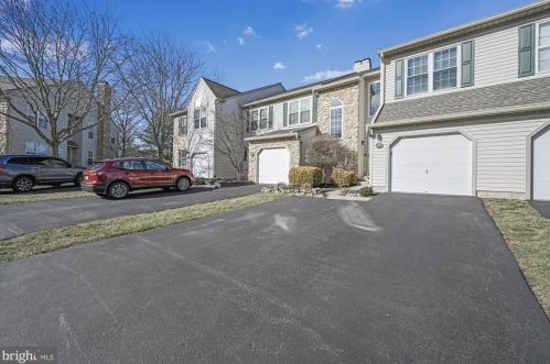25 Bristol Ct, Norristown, PA 19403-1070