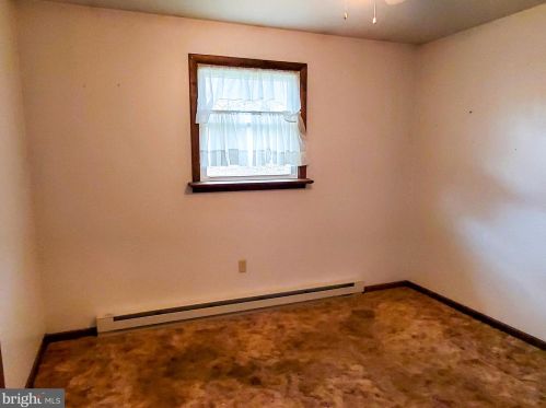 65 Ream Rd, Ephrata PA  17522-9792 exterior
