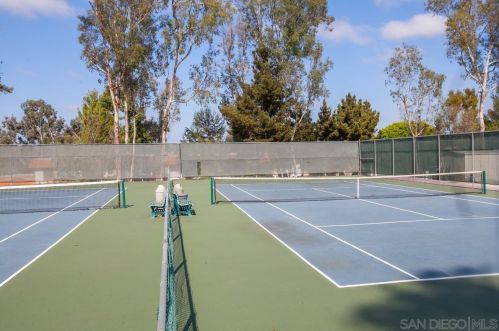 2707 Via Colima, Carlsbad CA  92010-1377 exterior