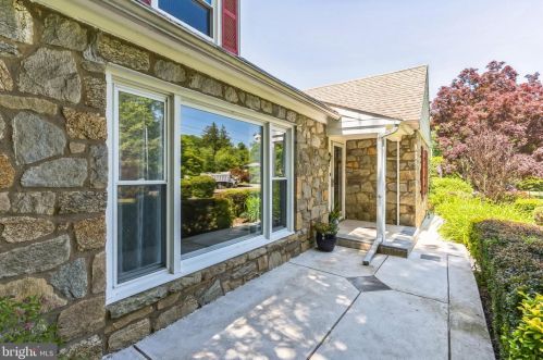 34 Meadows Ln, Haverford, PA 19041-1128