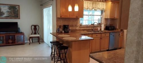 382 Gulfstream Ave, Fort Pierce FL  34983-1219 exterior