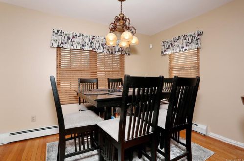 27 Larkin Ln, Garnerville NY  10923-1536 exterior