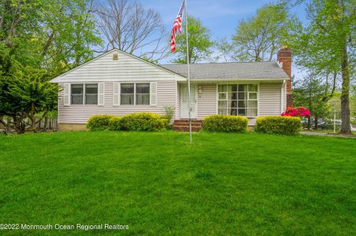 14 Roosevelt Ave, Morganville, NJ 07751-9716