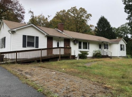 1084 Macopin Rd, West Milford Lakes, NJ 07480-1509