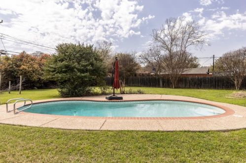 3621 Wayland Dr, Fort Worth TX  76133-3005 exterior