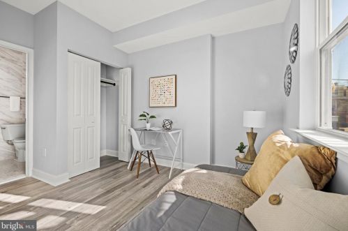 1111 Holbrook Ter, Washington DC 20002-2704 exterior