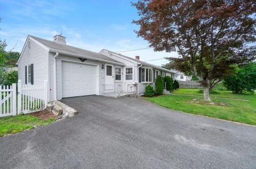 21 Brookside Ave, North Providence RI  02911-1510 exterior