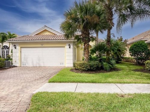 7767 Tommasi Ct, Naples, FL 34114-2682
