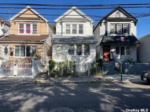 94-11 102nd St, Jamaica, NY 11416-1117