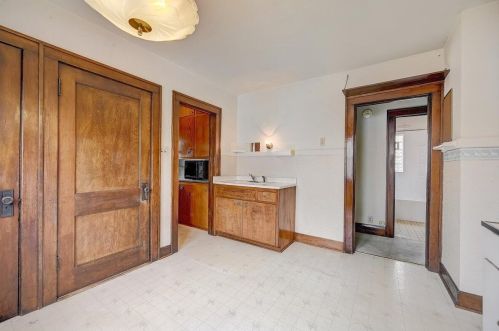 239 60, Milwaukee WI 53219-2131 exterior