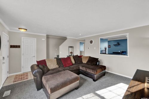 5692 Braemar Ct, Salt Lake City, UT 84128-2712