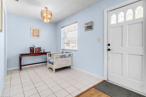 4621 Lombardy Ln, Naples, FL 34112-6615