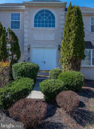 3021 Green Ridge Dr, Norristown, PA 19403-3808