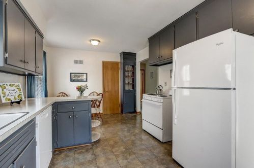 523 112, Milwaukee WI 53226-4132 exterior